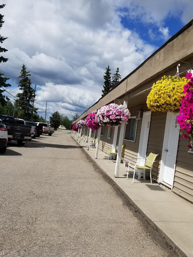 Sun Plaza Motel Sundre Exteriör bild